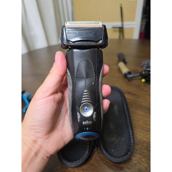 BRAUN Series 78Electric Shaver 760cc. 19 - Picture 5 of 16